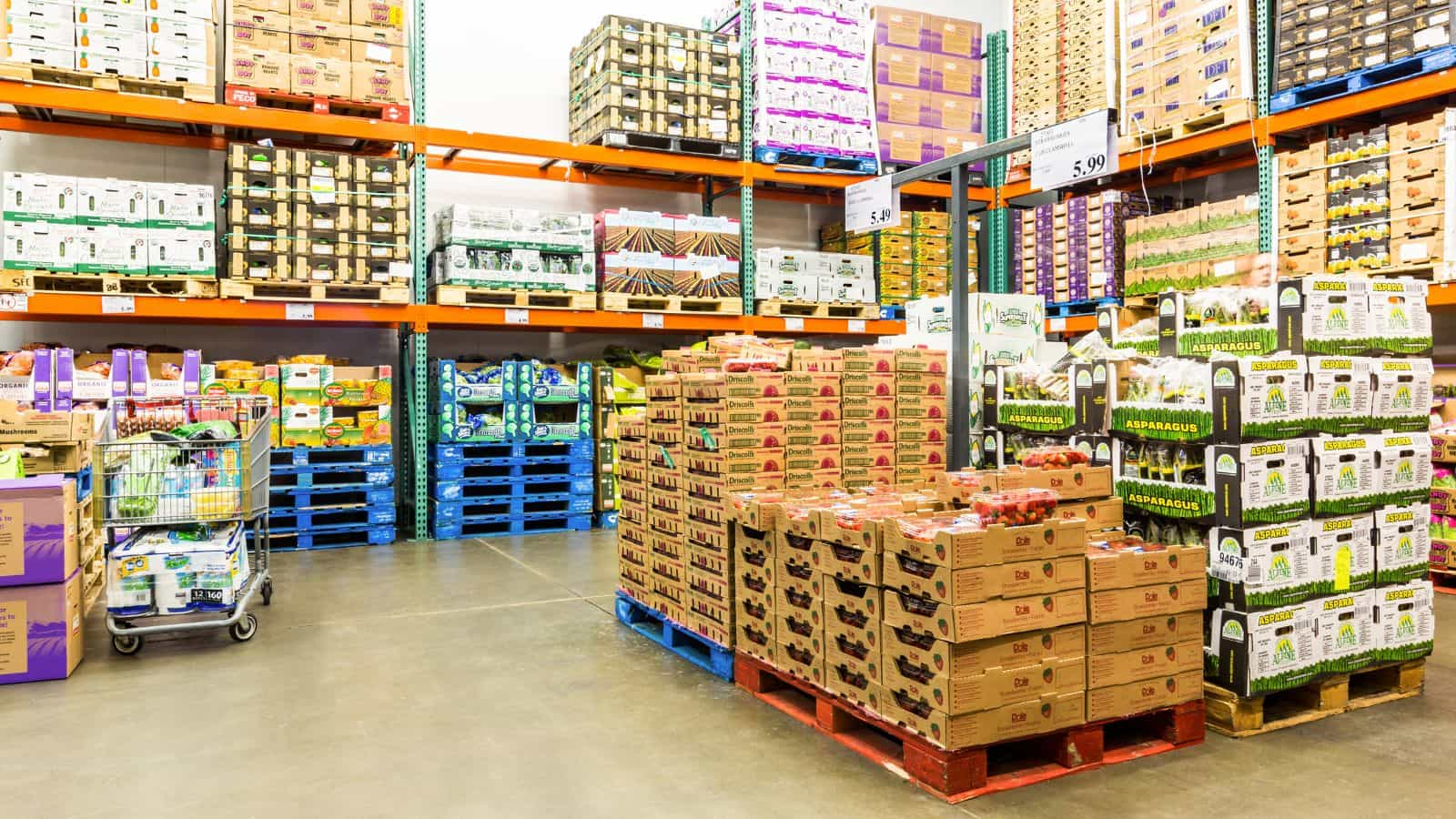 The shop floor of a wholesaler selling several different types of inventories in bulk.