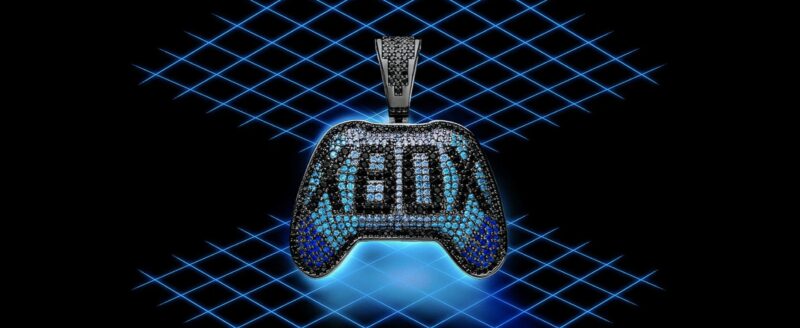 Closeup of King Ice's XboX pendant